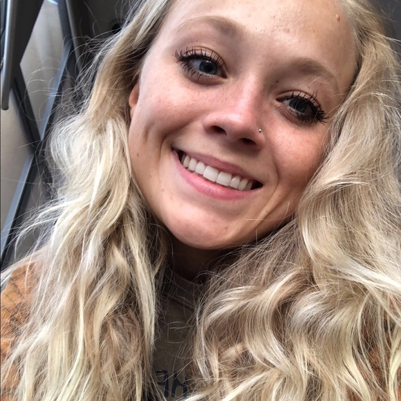 Meet your Posher, Hanna - Picture 1 of 1